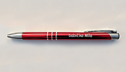 Propiska se jménem gravírování